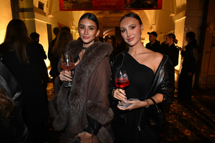 Taťána Makarenko a Daniela Zálešáková na přehlídce Anamé. 