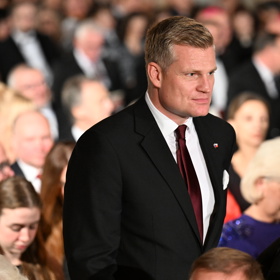 Osamocený Filip Turek na předávání státních vyznamenání.