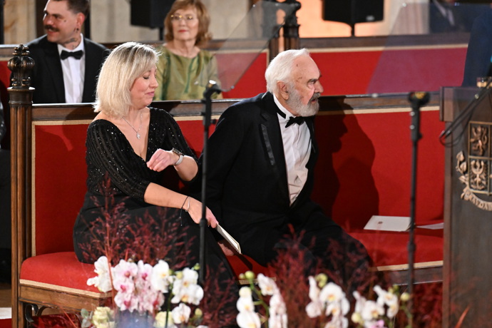 Zdeněk Svěrák také dorazil.