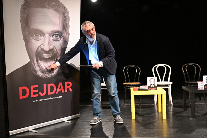 Petr Vacek vtipně uvedl knihu Martina Dejdara.