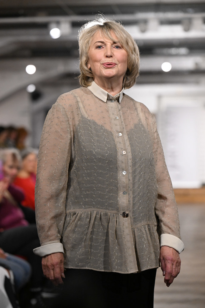 Eliška Balzerová si brzy osvojila také modelkovské pózy.