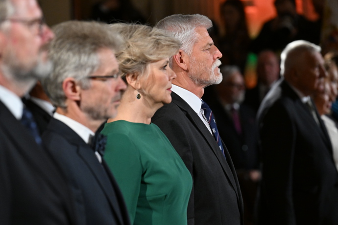 Zelené šaty Evy Pavlové na Pražském hradě.