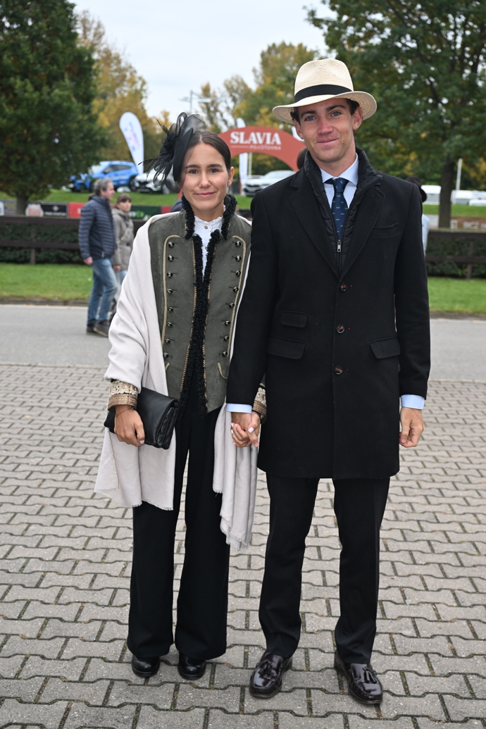 Velká pardubická 2025 nabídla zajímavé outfity. 