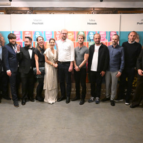 Jaromír Nosek hrál ve filmu Něco za něco. 