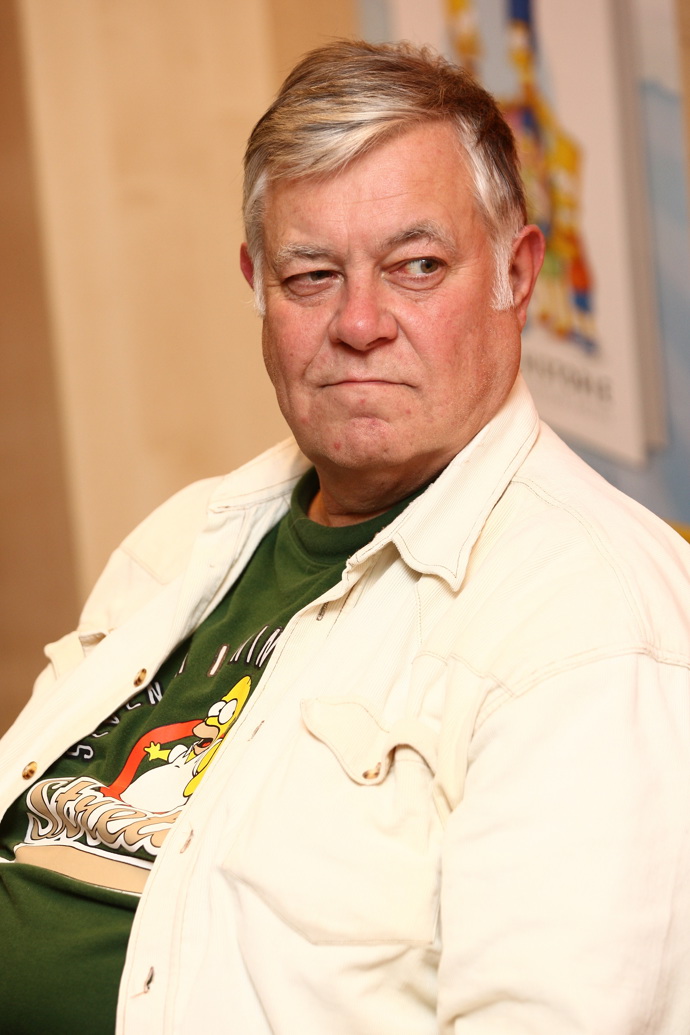 Ostatně díky pivu získal i svou nejslavnější dabingovou roli Homera Simpsona.