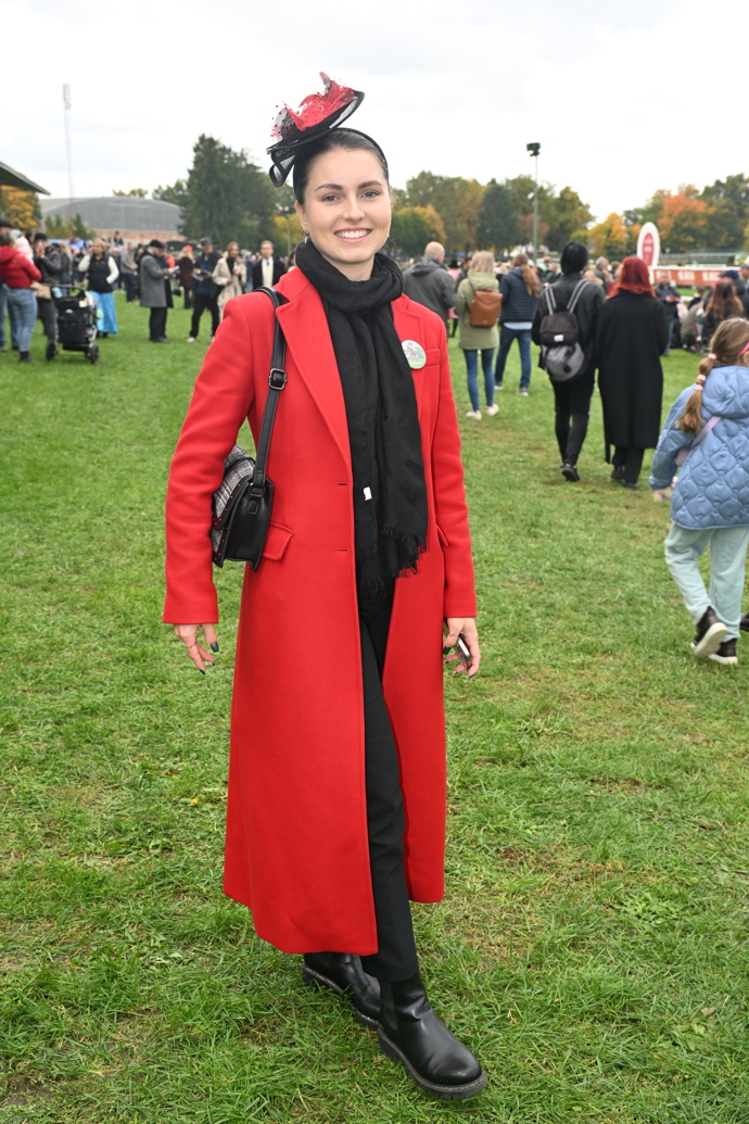 Velká pardubická 2025 nabídla zajímavé módní kreace. 