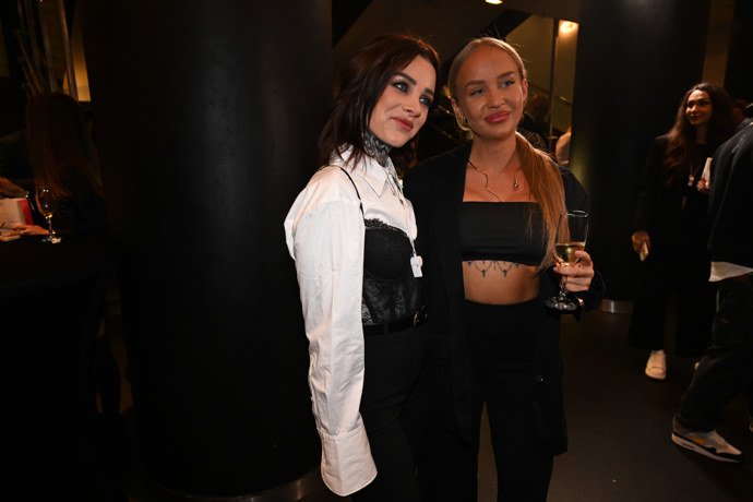 Michaela Cútová a Dominika Horáková se v reality show Love Island líbaly. 