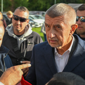 Andrej Babiš na mítinku.