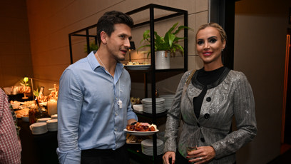 FOTO: Jan Solfronk a Denise Ayverdi na premiéře seriálu Štěstíčku naproti.