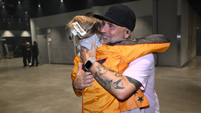 FOTO: Aleš Lehký v objetí s Terezou Pergnerovou.