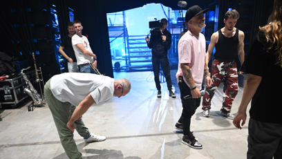 FOTO: David Škach z kapely Lunetic se protahoval.
