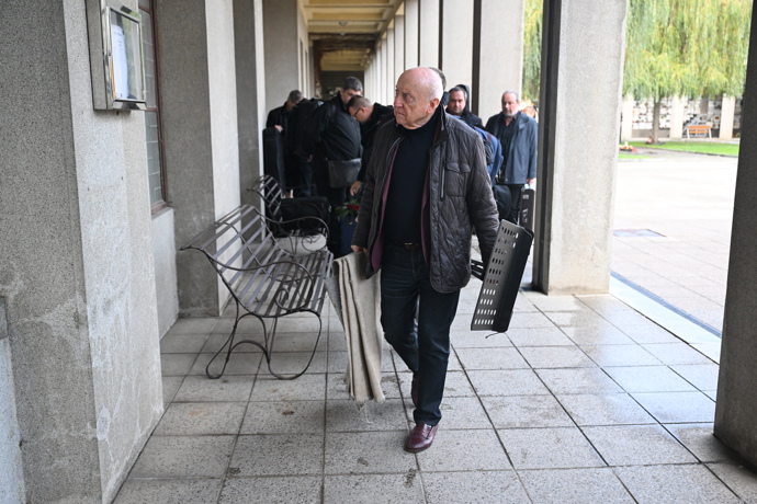 Mezi přítomnými, kteří přišli dát Šatrovi poslední sbohem byl i saxofonista Felix Slováček.
