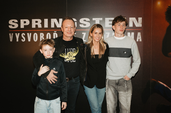 Jeremy Allen White se kvůli Springsteenovi musel učit zpívat a hrát na kytaru 