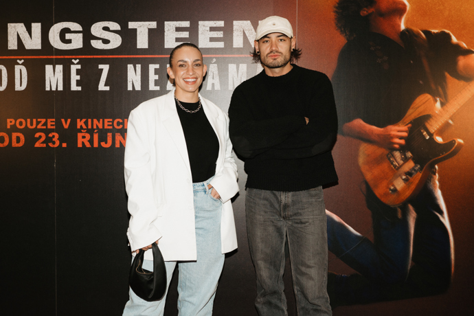 Jeremy Allen White se kvůli Springsteenovi musel učit zpívat a hrát na kytaru 