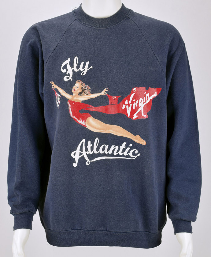 Dianina mikina Fly Virgin Atlantic se roku 2019 prodala v aukci za více než milion korun.