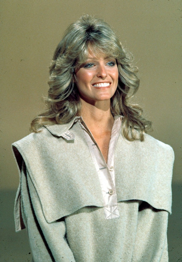 Herečka Farrah Fawcett a její odkloněné retro vlny s vytvarovanými prameny směrem od obličeje se staly symbolem 70. let.