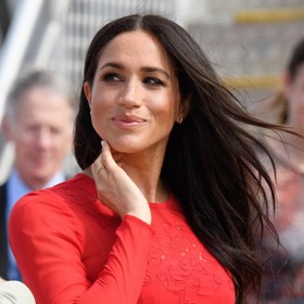 Vévodkyně ze Sussexu Meghan Markle nasbírala za svou "kariéru" v královské rodině mnohá faux pas. Většinou šlo o prohřešky proti pravidlům britské aristokracie, tu a tam se jí ale povedl i zcela regulérní trapas.