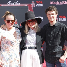 Dexter je dnes veterinární techničkou, Dukeův osud zůstává neznámý. Obě děti každopádně žijí stranou světel ramp, přesně tak, jak si to pro ně Diane přála.