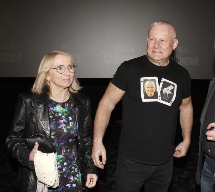 Jiří Kájínek už je přes rok ženatý.