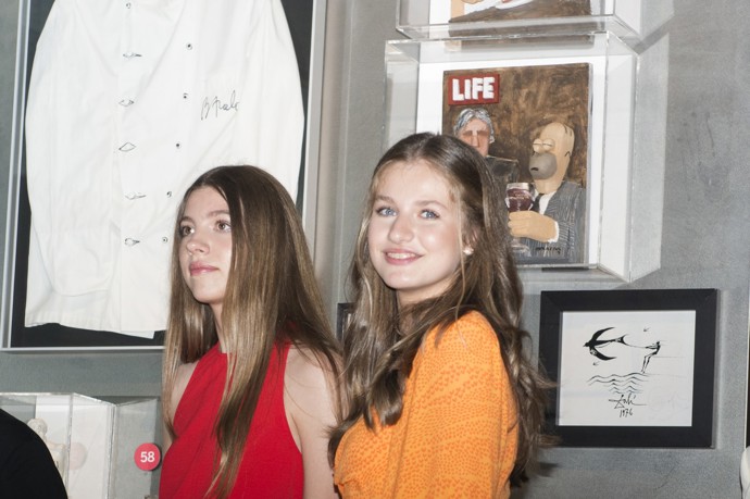 Princezna Leonor se svou mladší sestrou Sofií. 