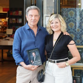 Nakonec spolu strávili čtyřicet let a tři roky po svatbě se jim narodil syn Alexander Max, o kterém se toho ví jen velmi velmi málo.