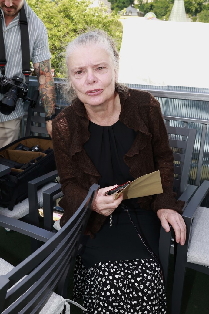 Zuzana Bydžovská šediny neskrývá.