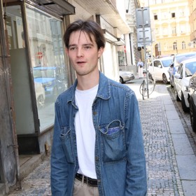 Jan Dlouhý je synem Vladimíra Dlouhého.