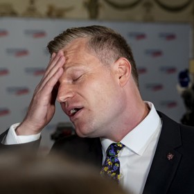 Filip Turek se ocitl uprostřed skandálu. Deník N zveřejnil údajné archivní příspěvky z jeho Facebooku, které obsahují rasistické, vulgární a extremistické výroky.