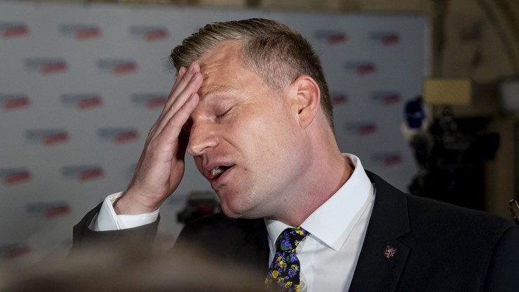 Filip Turek se ocitl uprostřed skandálu. Deník N zveřejnil údajné archivní příspěvky z jeho Facebooku, které obsahují rasistické, vulgární a extremistické výroky.