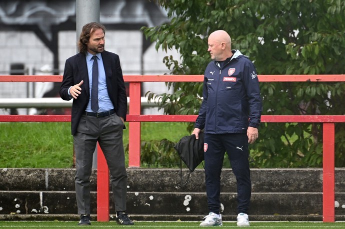 Pavel Nedvěd není s prací trenéra Ivana Haška spokojený. 