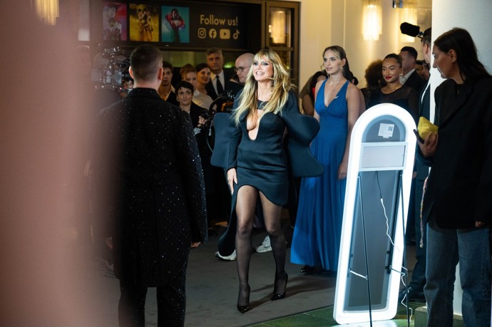 Heidi Klum zvolila odvážný outfit. 