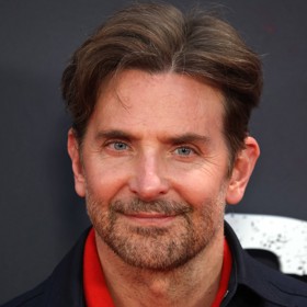 Bradley Cooper se změnil k nepoznání.