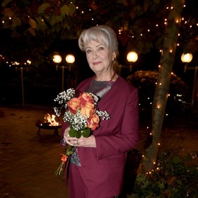 V rozhovoru nám prozradila, že ze zdravotních důvodů ráda obléká kalhotové kostýmky. 