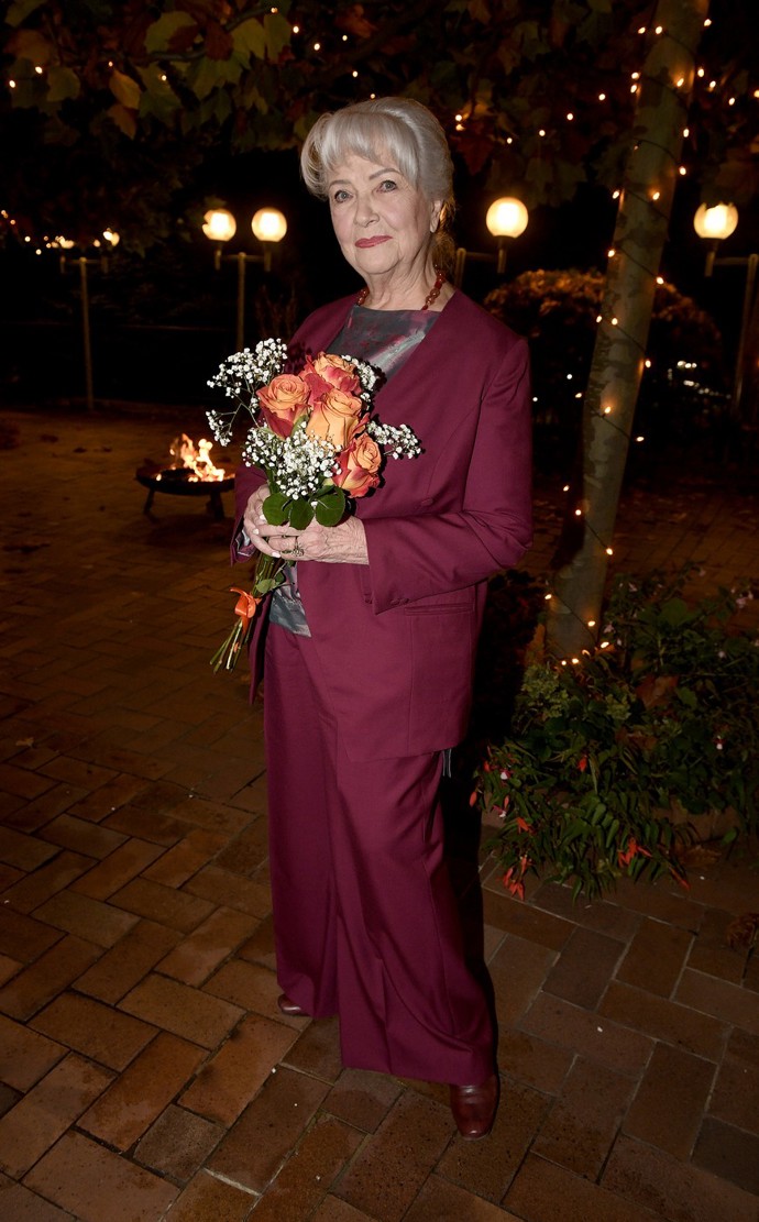 V rozhovoru nám prozradila, že ze zdravotních důvodů ráda obléká kalhotové kostýmky. 