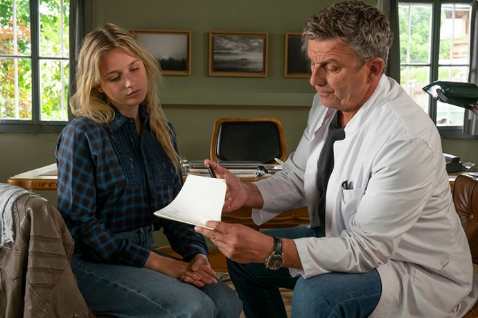 Seriál Doktor z hor - Nové příběhy vysílá momentálně kanál Prima Love.