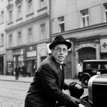 Herec Jiří Holý se věnoval herectví, pedagogice i výtvarnému umění.