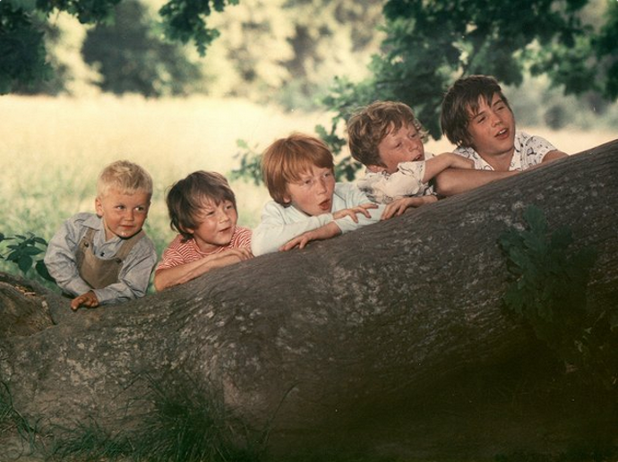 Původní scénář vznikl v mysli baviče Antonína "Strýčka" Jedličky. Na snímku jsou zleva Jiří Brož, Tomáš Holý, David Vlček, Igor Nachtigal a Petr Starý.