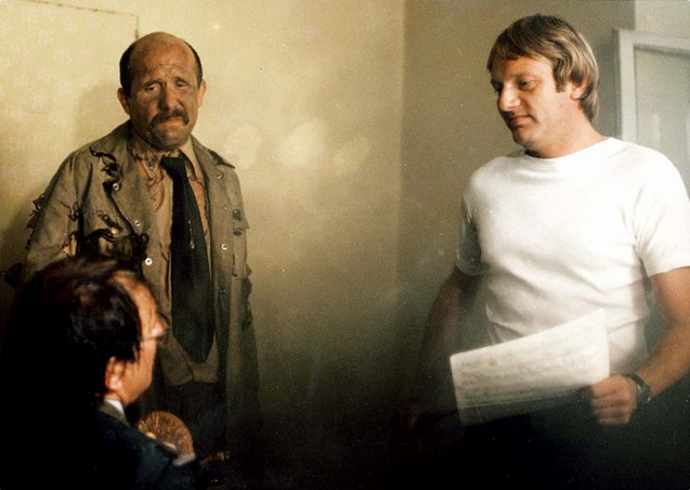 Luděk Sobota měl během natáčení románek s Helenou Vondráčkovou, což později přiznala v rozhovoru, který byl u DVD filmu.