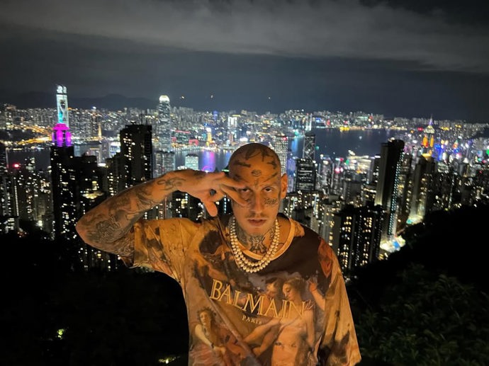Separ se řadí mezi nejoblíbenější slovenské rappery.