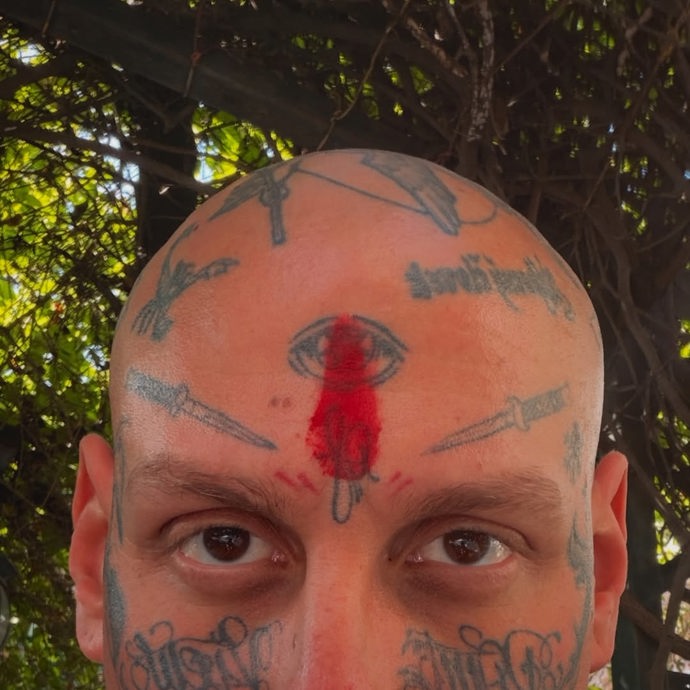 Separ zažívá jedno dobrodružství za druhým.