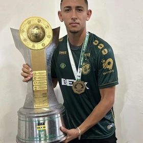 Antony Ylano byl nadějným fotbalistou.