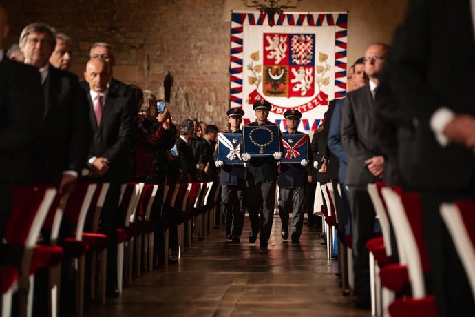 Předávání státních vyznamenání se uskuteční ve Vladislavském sále Pražského hradu. 