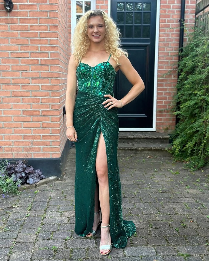 Tenistka se nebojí odvázat ani na slavnostnějších akcích a vyzkoušela si i blyštivé flitry.