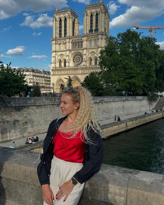 Tenistka má v oblibě i satén.