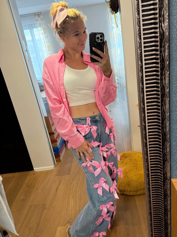 I když Kateřina Siniaková v soukromí nosí i džíny, nikdy nejsou nudné.