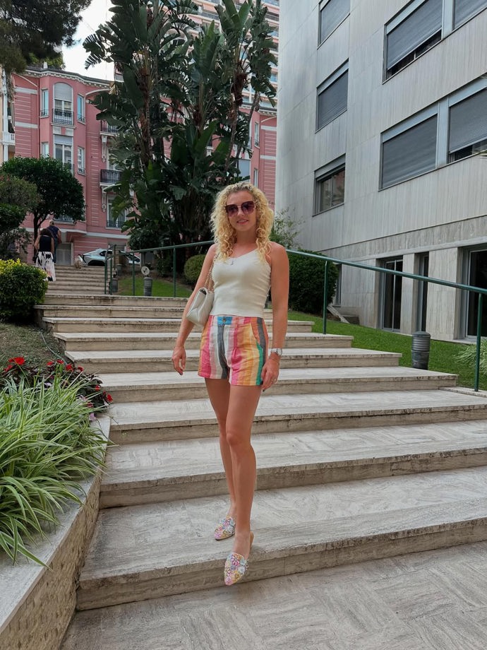 V létě Kateřina Siniaková kromě sukní volí i kraťasy.