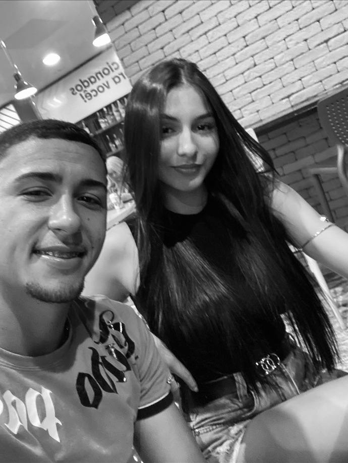 Antony Ylano se svou přítelkyni.