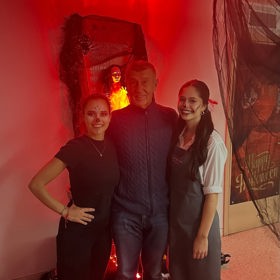 Andrej Babiš vyrazil na party.