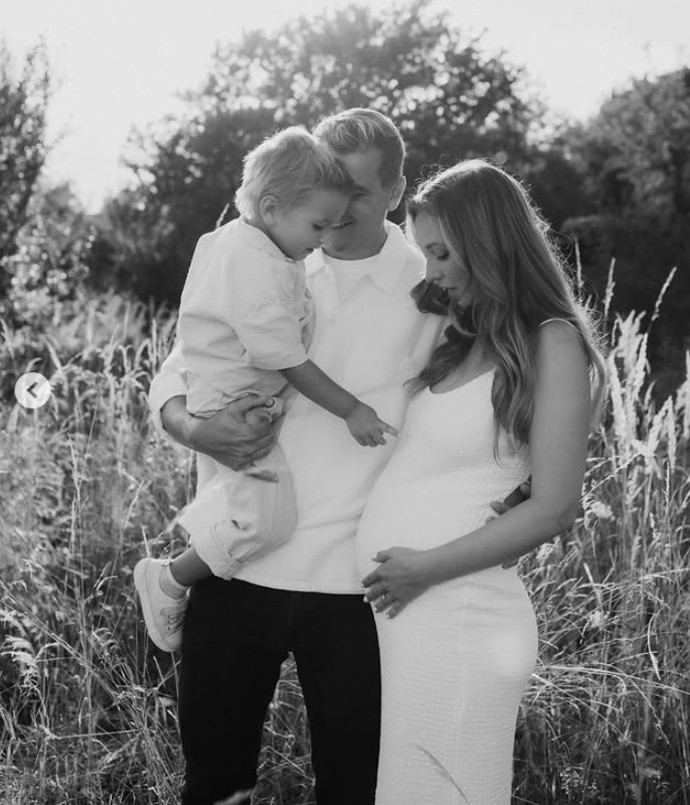 David Gránský s manželkou Nikolou oznámili, že se rodina rozroste o druhého synka. 