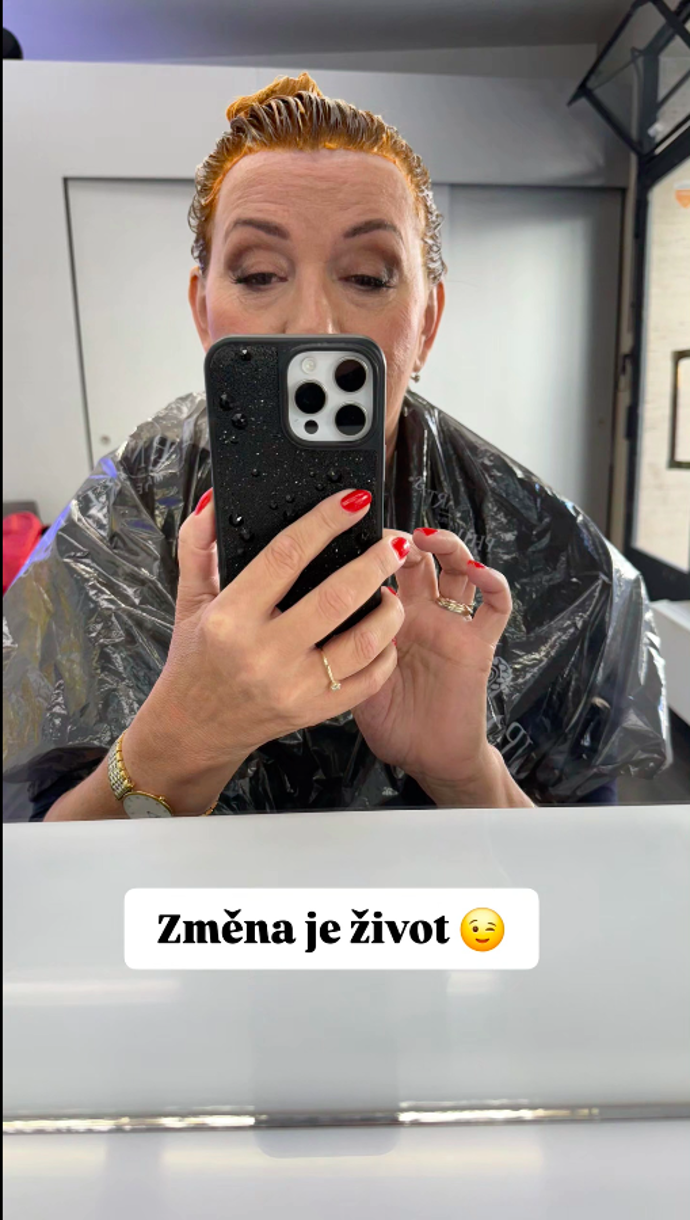 Alena Schillerová si změnila barvu vlasů.